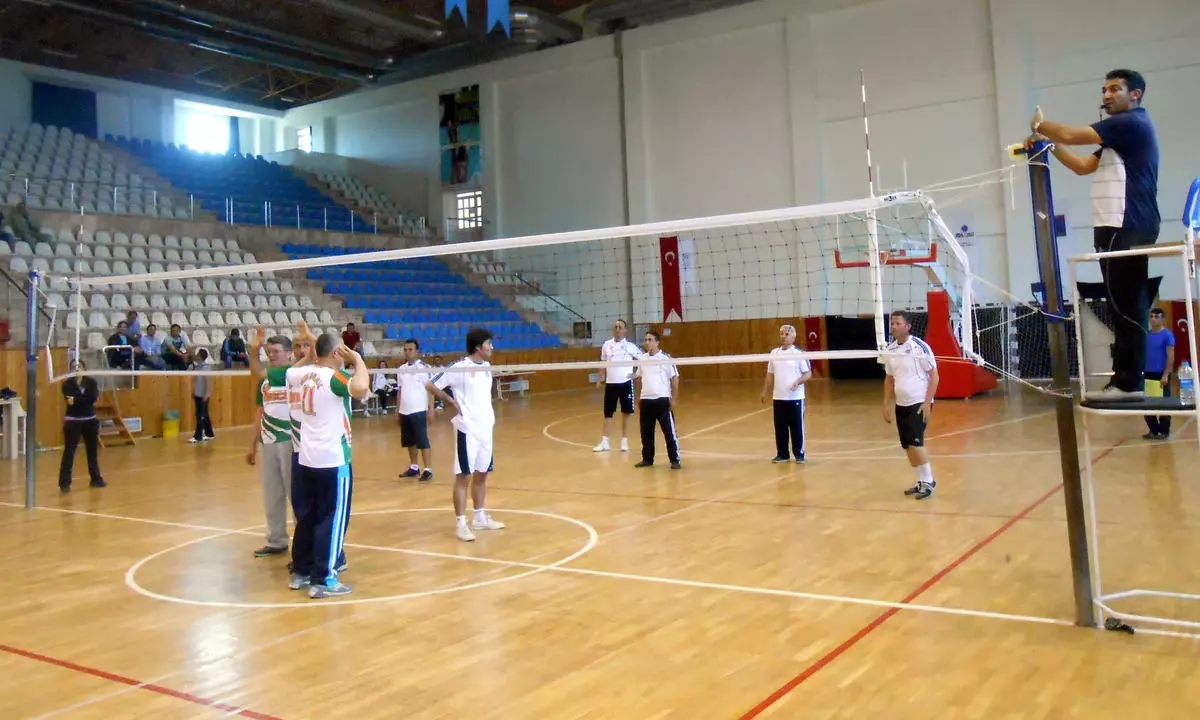 Kumluca\'da Öğretmenler Arası Voleybol Turnuvası Sona Erdi