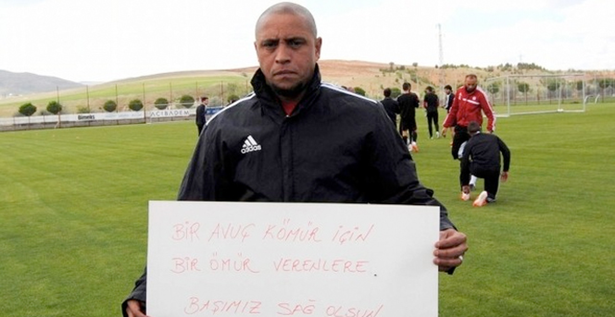 Roberto Carlos ve Futbolcular, Soma\'ya Destek Verdi