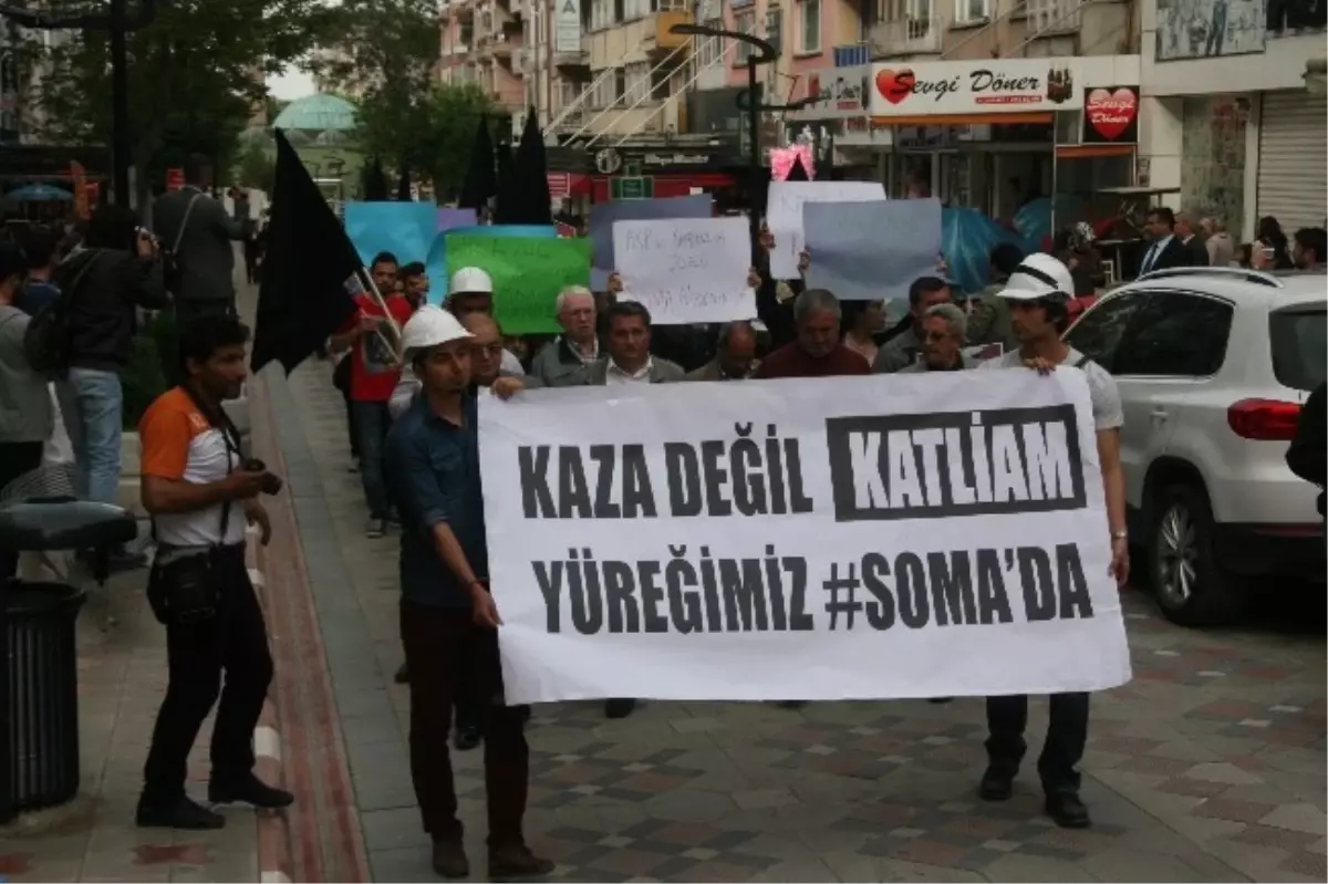 Soma\'da Yaşanan İşçi Ölümleri Protesto Edildi