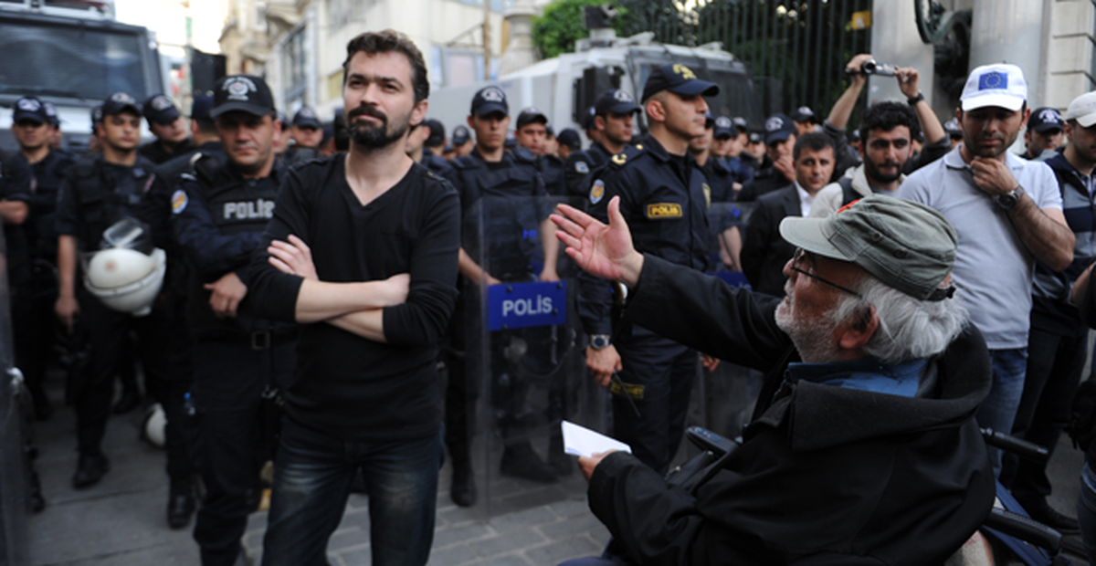 Taksim'de Sert Müdahale: 39 Gözaltı