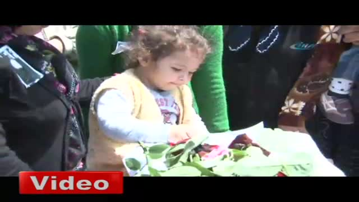 2 Yaşındaki Hira Nur\'un Babasına Son Öpücüğü