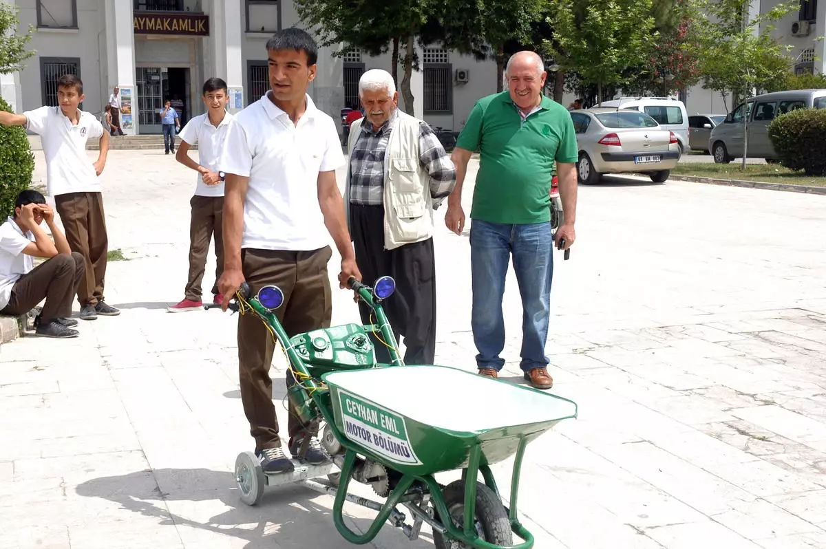 Ceyhan\'da Meslek Lisesinin Yıl Sonu Kermesi