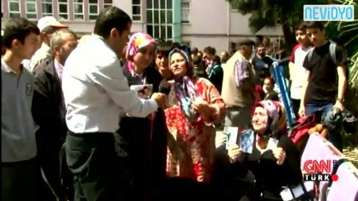 Cüneyt Özdemir Gözyaşlarına Boğuldu