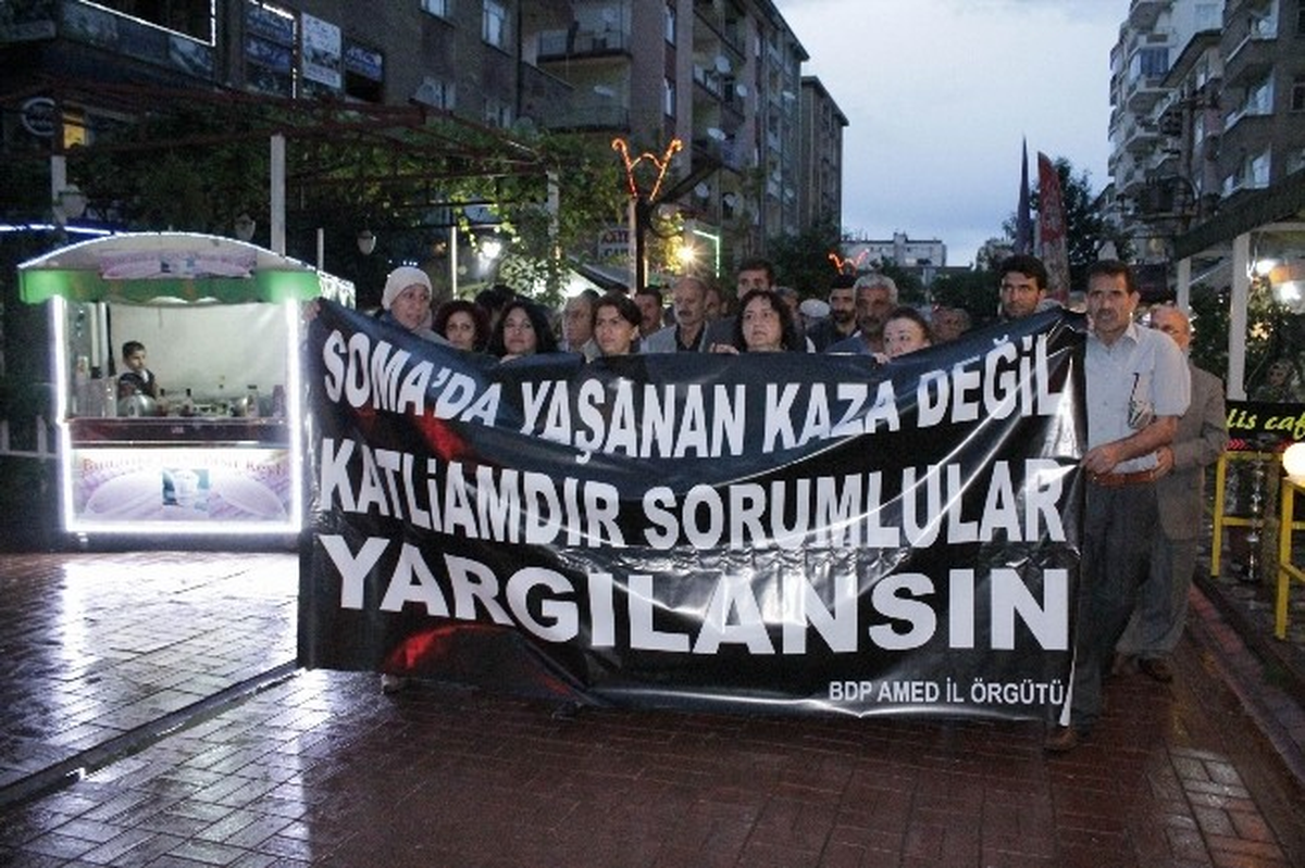 Diyarbakır\'da Soma\'ya Destek Yürüyüşü