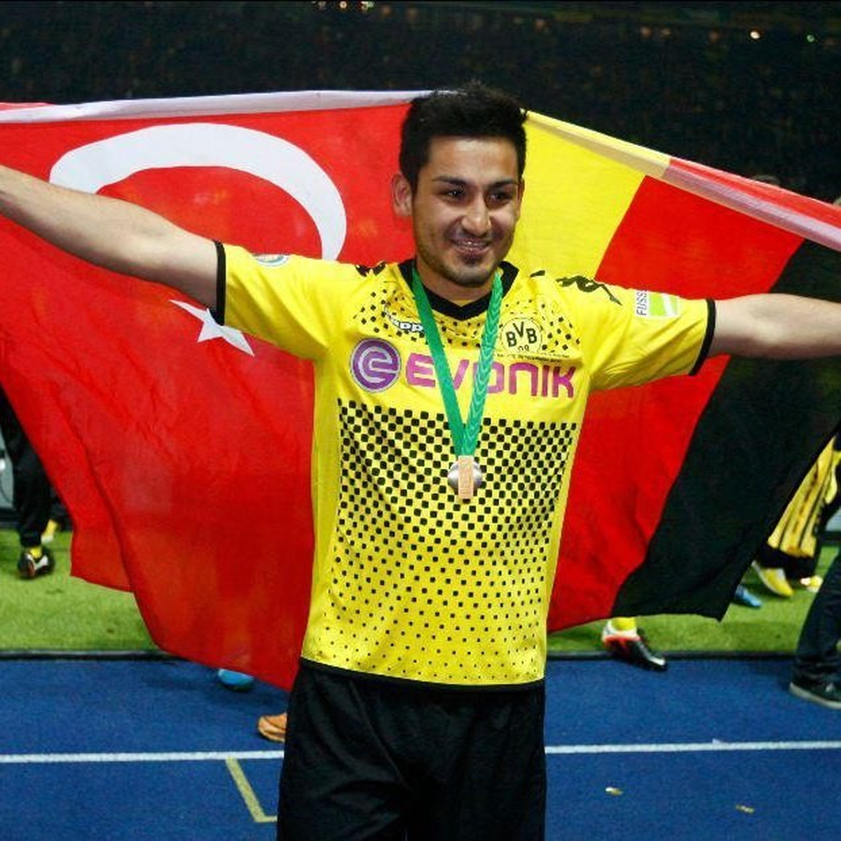 Dünyaca Ünlü Futbolcudan Soma Mesajı