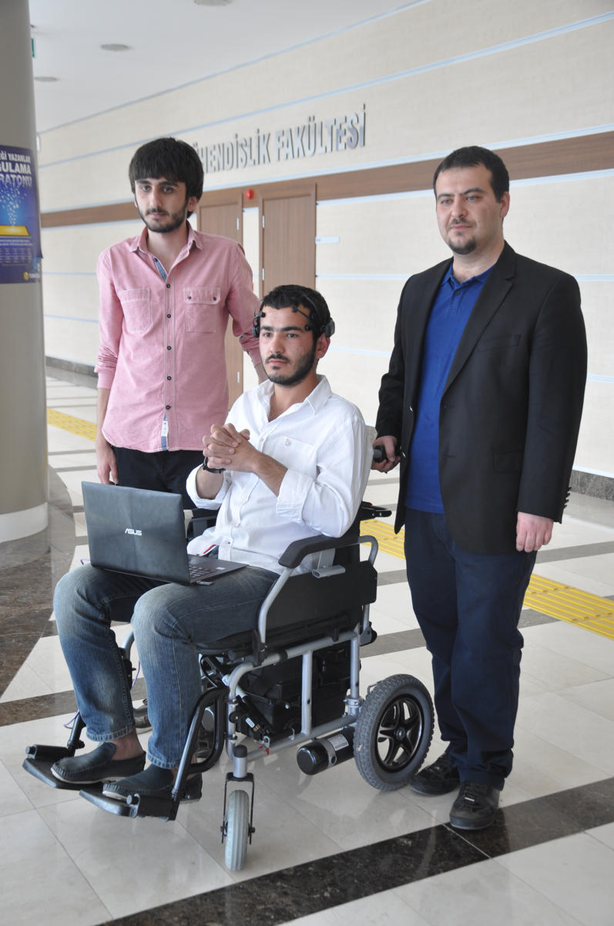 Düşünce Kontrolüyle Çalışan Tekerlekli Sandalye Yaptılar