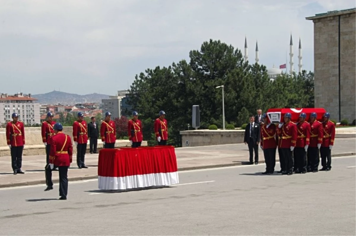 Eski Bakan Nihat Kitapçı Ankara\'da Toprağa Verildi