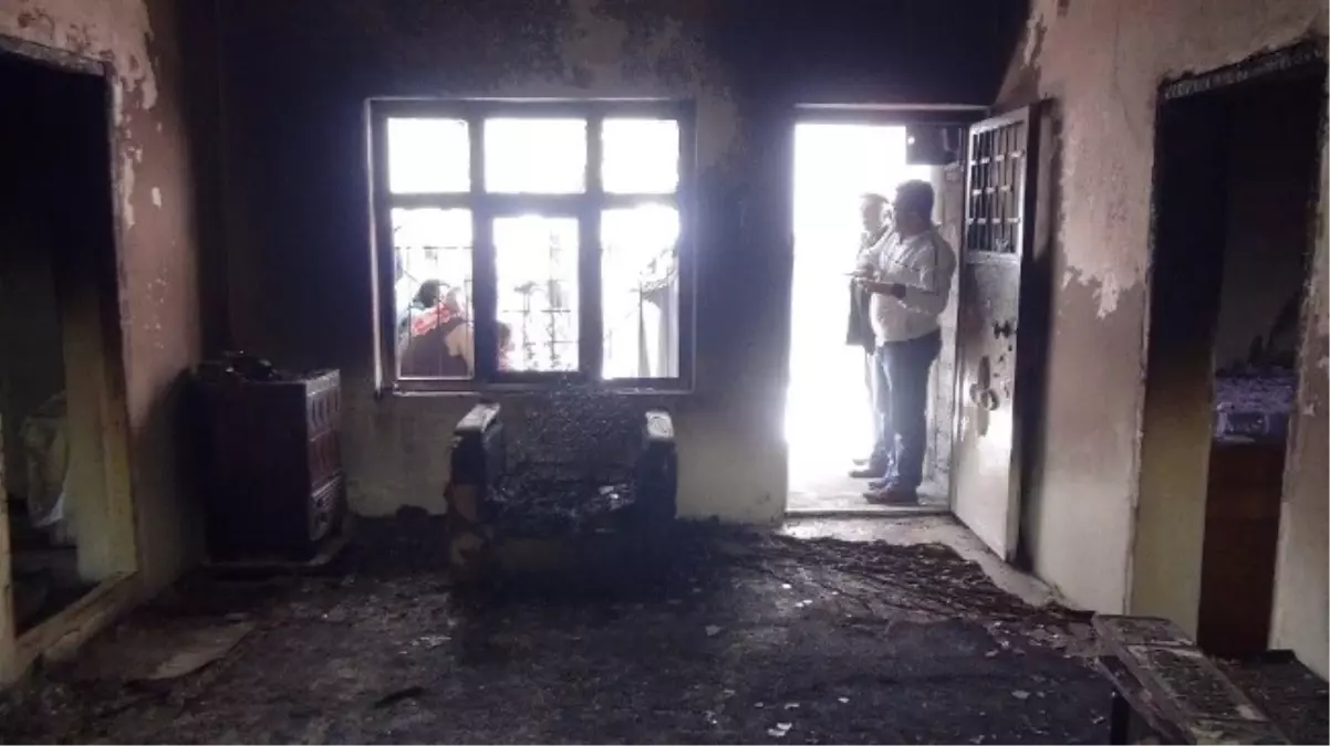 Esrarengiz Ev Yanmaya Devam Ediyor