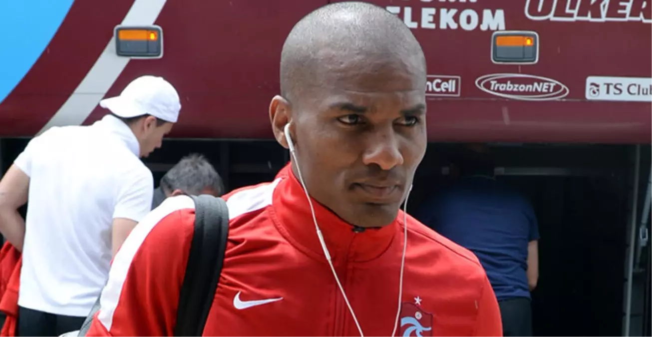 Florent Malouda, Sözleşmesinin Feshini İstedi