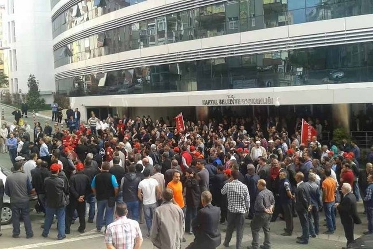 Kartal Belediyesi Personeli, Madenci İşçileri İçin Saygı Duruşunda Bulundu
