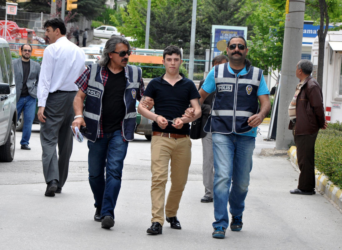 Kız Arkadaşını Bıçakla Yaraladığı İddiası