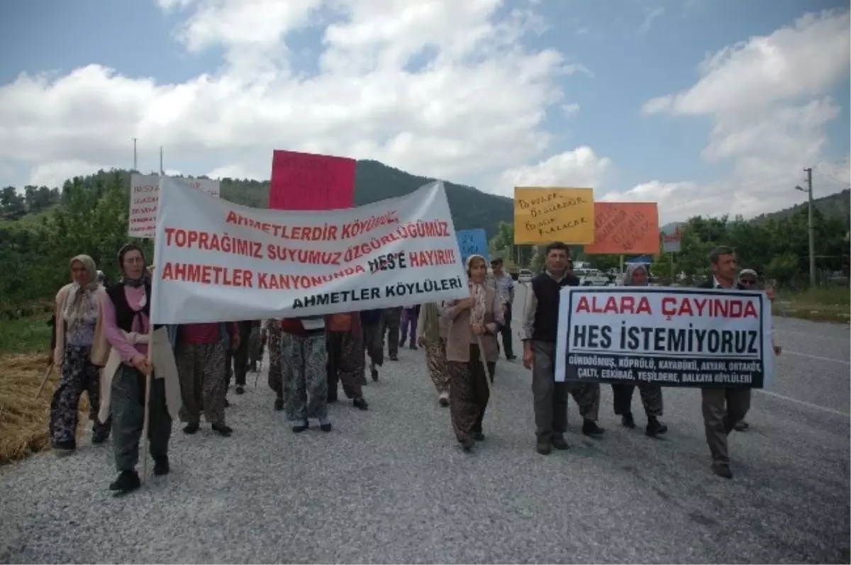 Köylülerden Tenekeli Hes Protestosu
