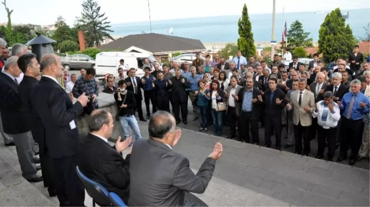 Ölen Madenciler İçin Kur\'an\'ı Kerim Okundu