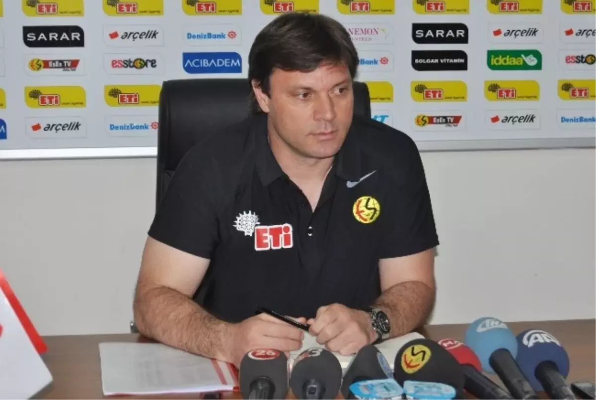 Ertuğrul Sağlam: Eskişehirspor\'dan Ayrılmıyorum