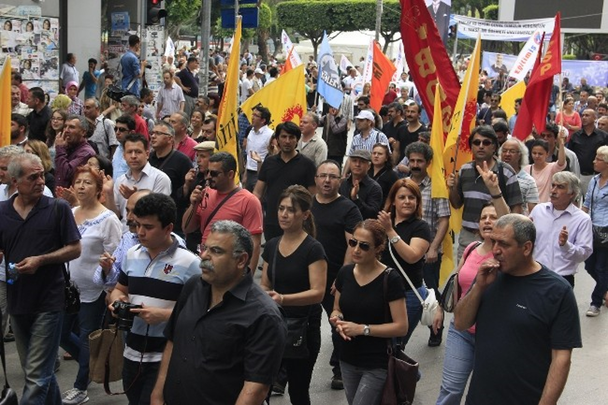 Soma\'daki Madenciler İçin 2 Bin Kişi Yürüdü