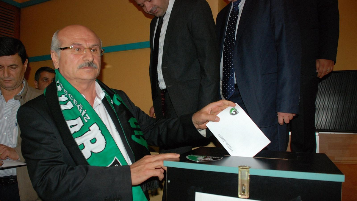 Tekden Denizlispor Başkanı Mehmet Özsoy İstifa Etti
