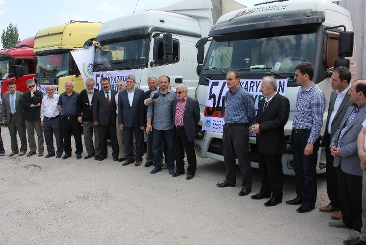 Yardım Tır\'ları Suriye\'ye Dualarla Gönderildi