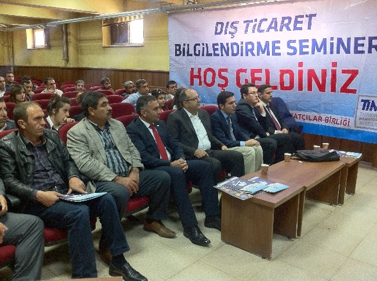 Yüksekova\'da Dış Ticaret Bilgilendirme Semineri