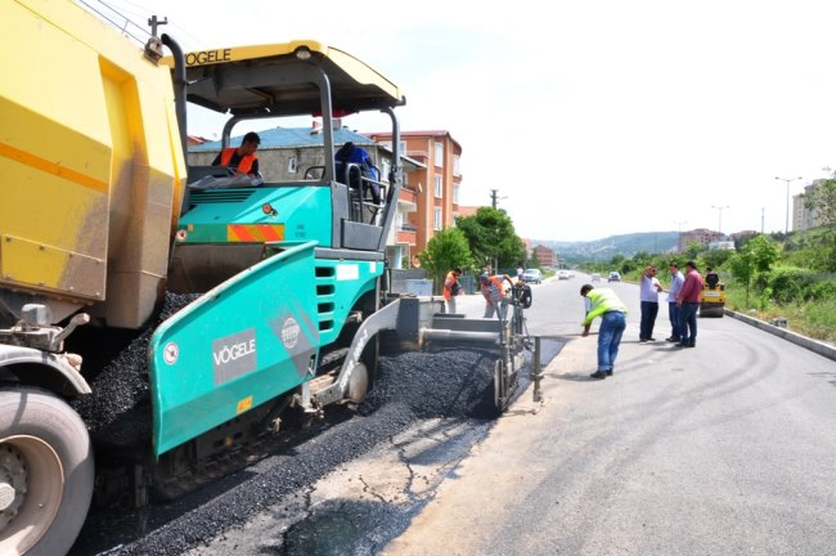 Zübeyde Hanım\'da Asfaltlama Çalışması