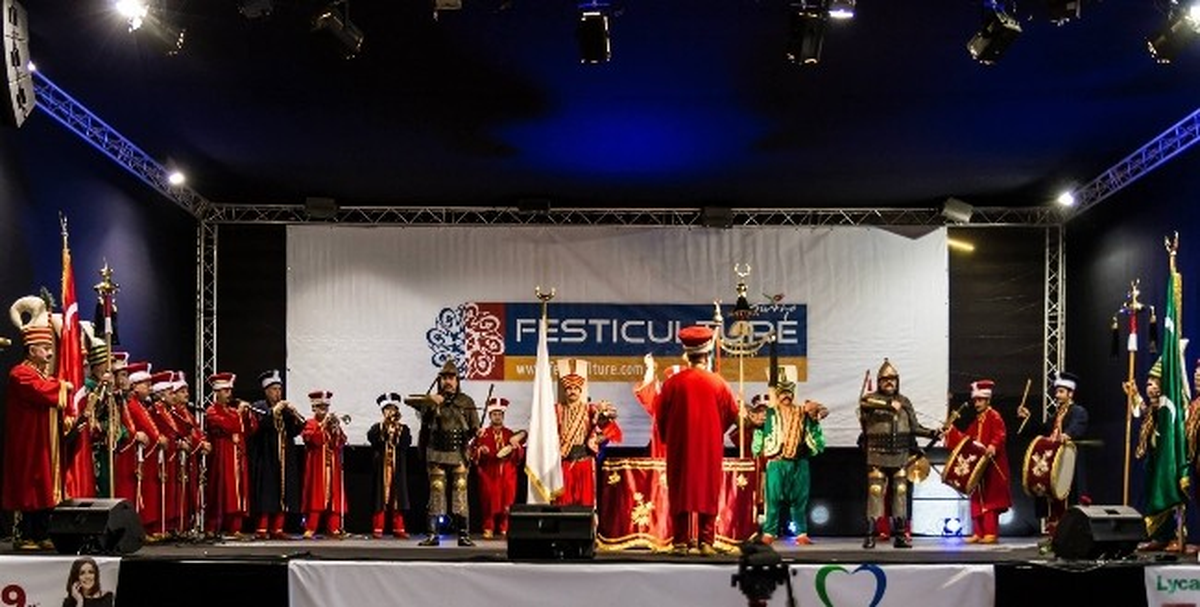 Bursa Mehter Takımı Fransa\'yı Fethetti