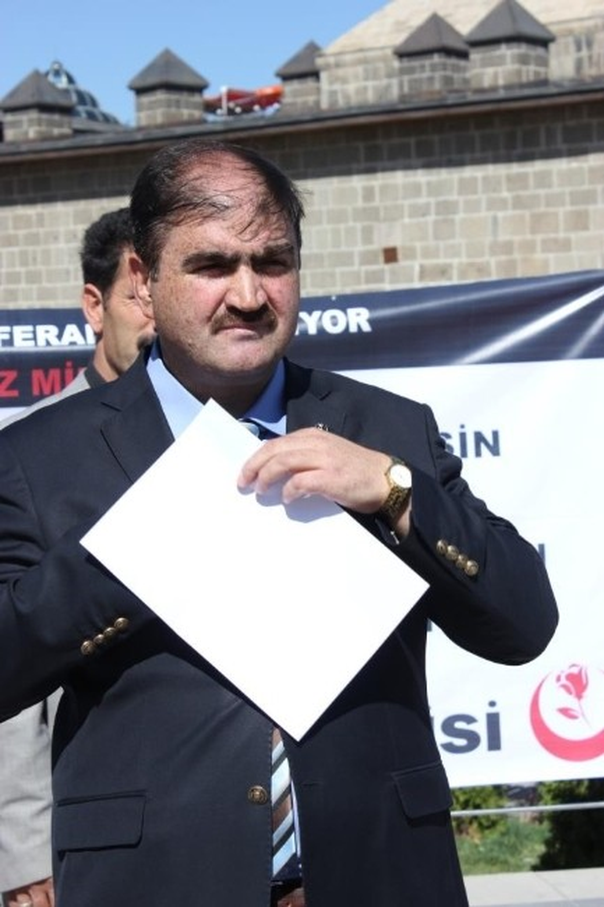Büyük Birlik Partisi Erzurum İl Başkanı Yener Gözütok