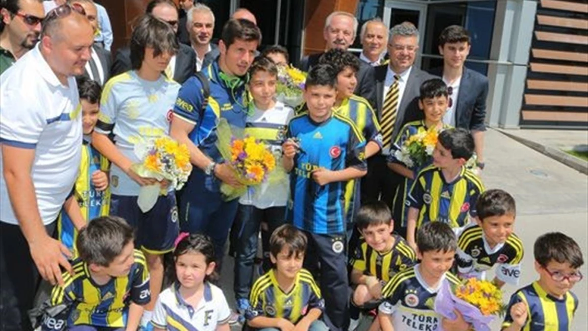 Fenerbahçe Kafilesi Maçın Oynanacağı Kayseri\'ye Geçti