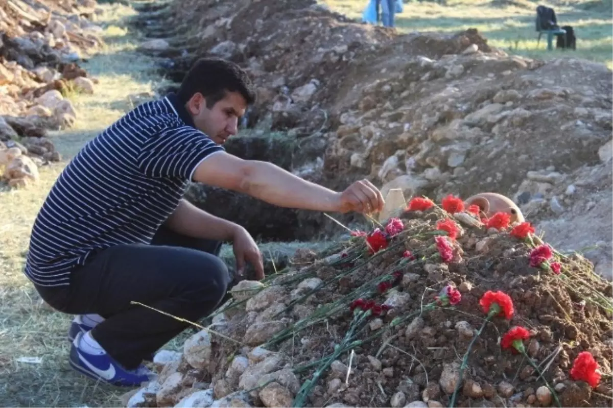 Haberlere Dayanamadılar Dua Etmeye Geldiler