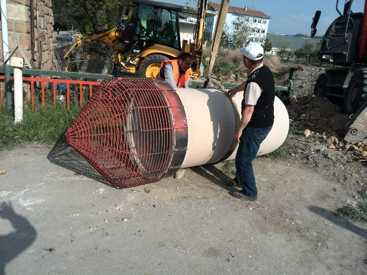 Kanal Girişindeki Kolektörler Yenilendi