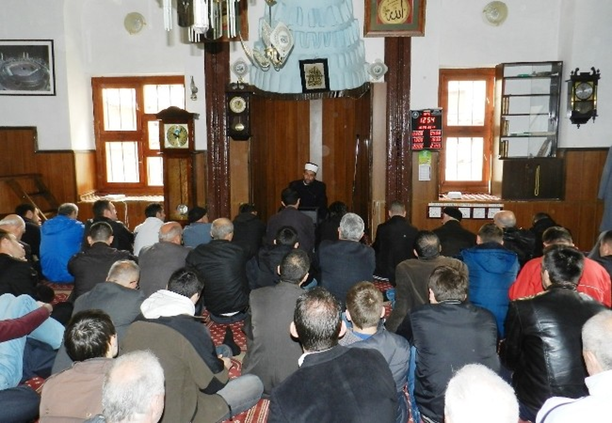 Kosova\'daki Camilerde Soma İçin Hutbe Okundu