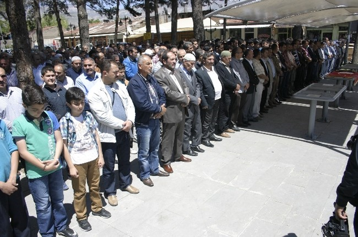 Madenciler İçin Gıyabi Cenaze Namazı Kılındı