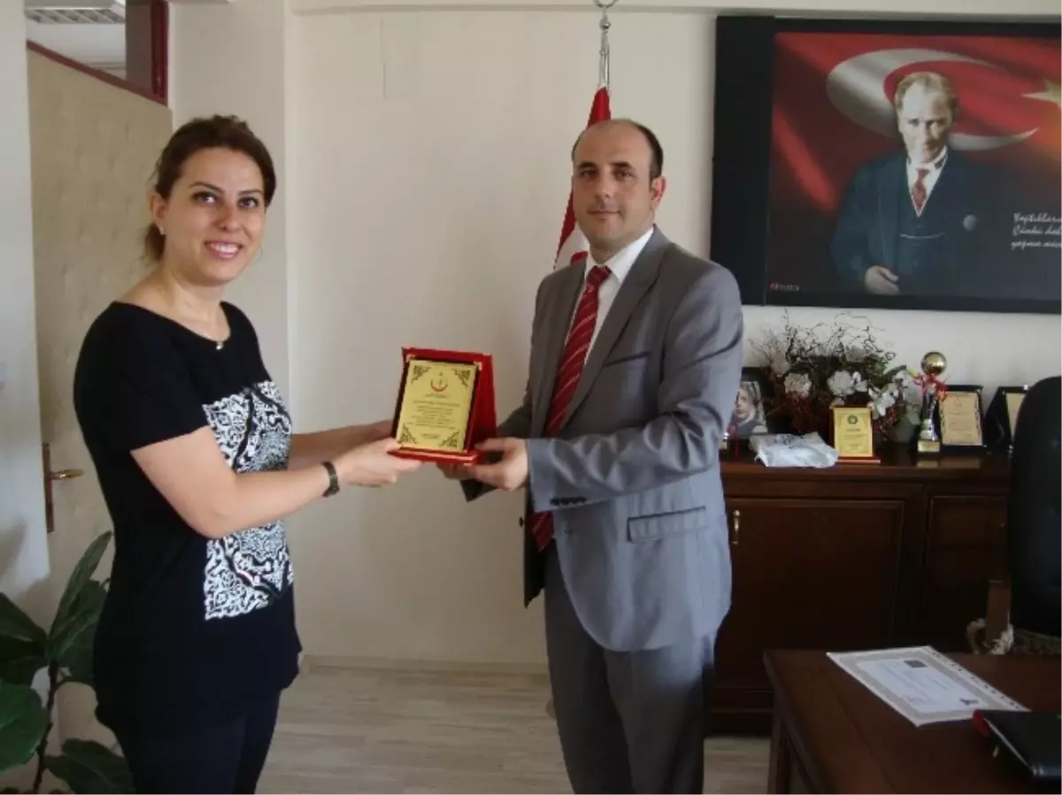 Nevşehir'de Yılın Hekimine Sağlık İl Müdürü Ünlübay'dan Plaket