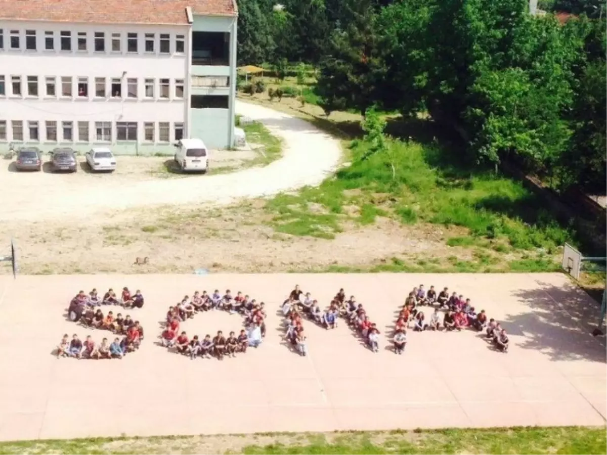 Öğrenciler Bedenleri ile Soma Yazdı