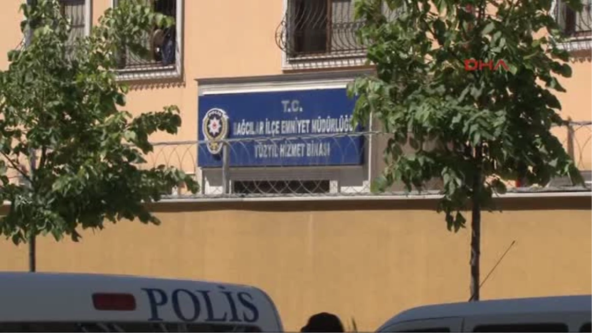 Polis Merkezi Önünde Silahlı Saldırı: 1\'i Ağır, 2 Yaralı