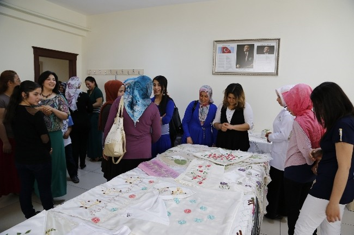 Şahinbeyde Mefruşat Kursları Sergisi Açıldı