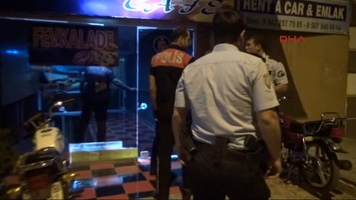 Şanlıurfa\'da Eğlence Mekanlarına Baskın: 8 Gözaltı