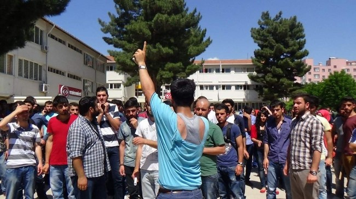 Siirt Üniversitesi\'nde Kavga: 3 Yaralı