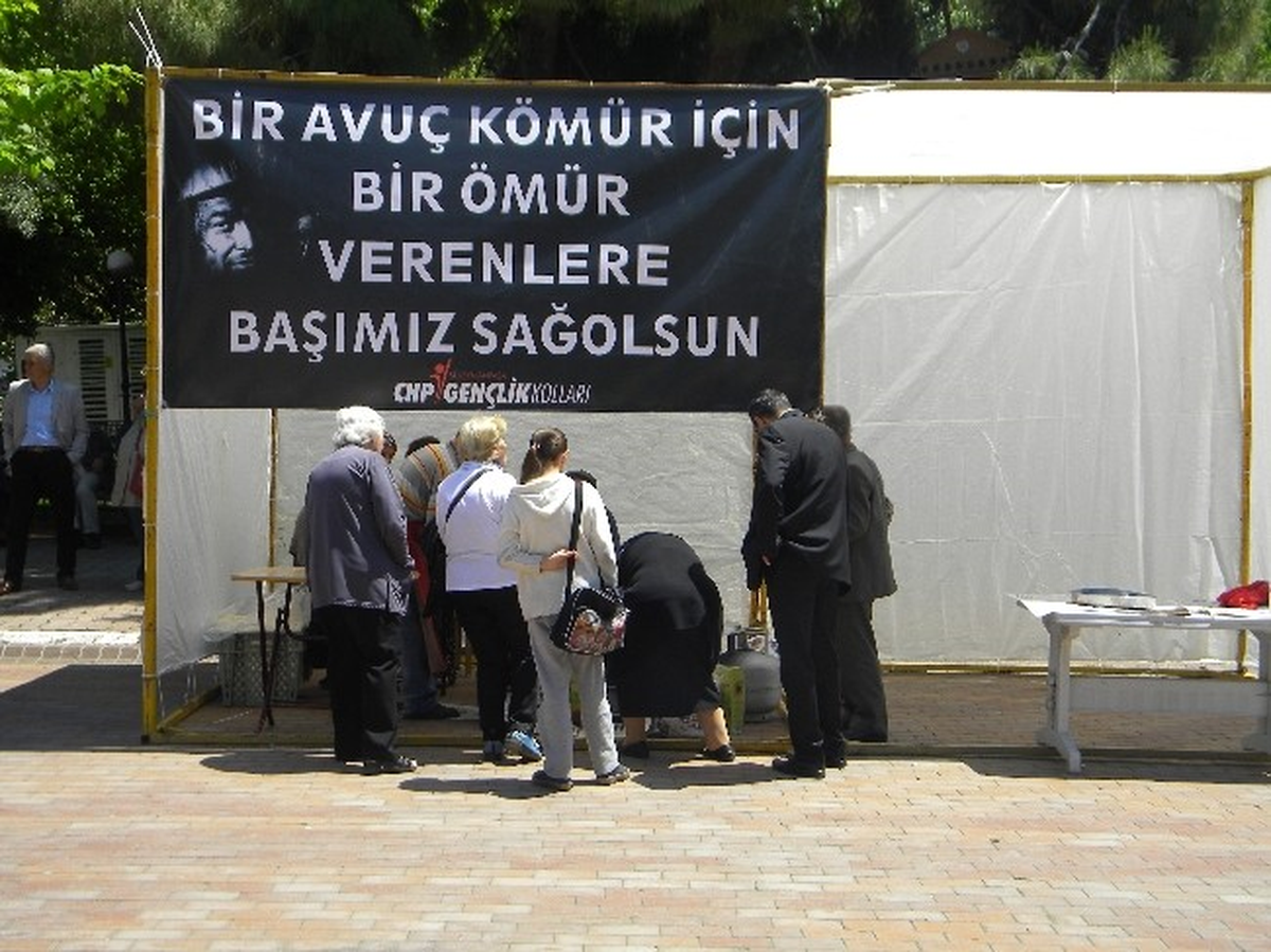 Soma\'da Hayatını Kaybedenler İçin Lokma Dağıtıldı