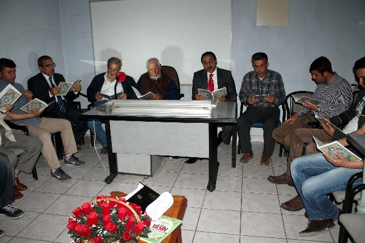 Türkmenler Ölen Madenciler İçin Hatim Okudu