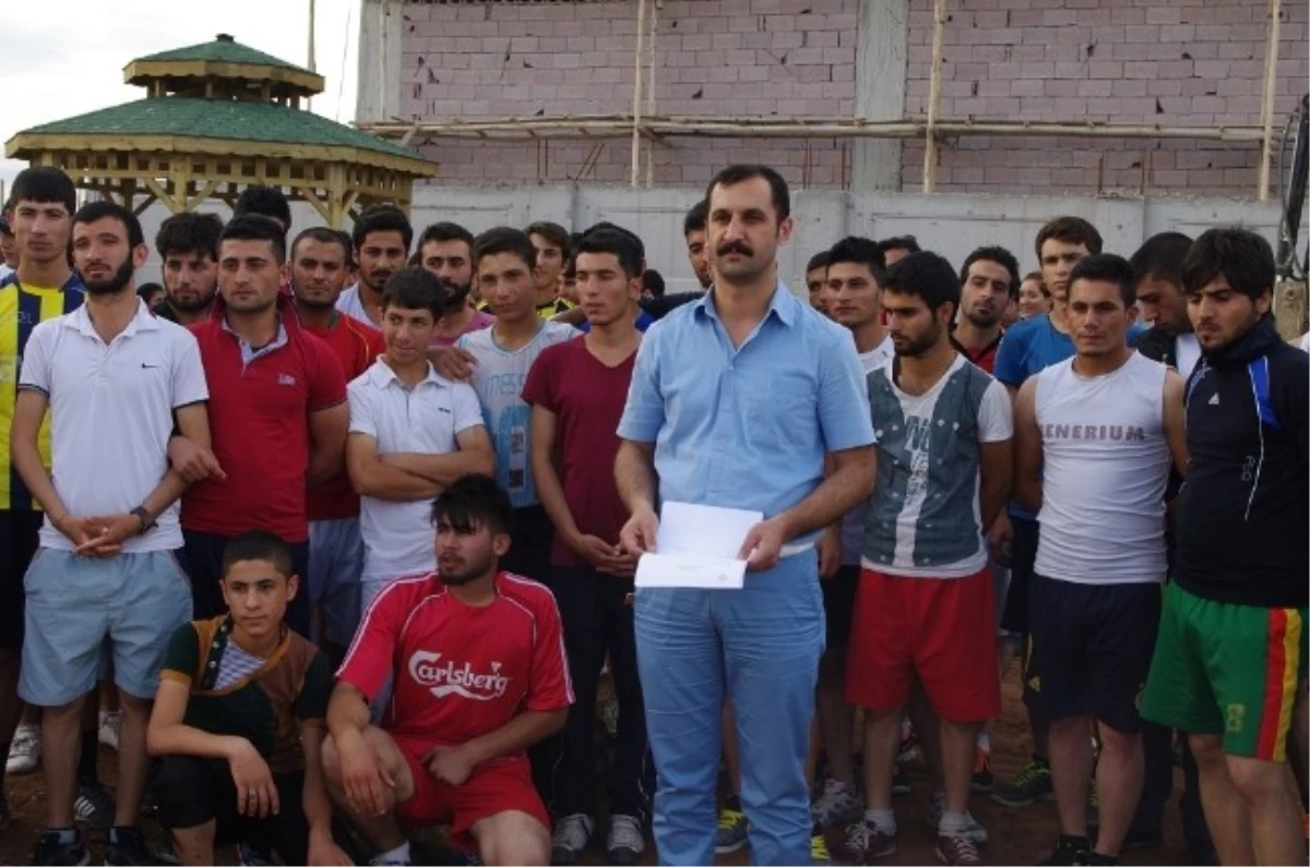 Viranşehir\'de Spor Sahası Sorunu
