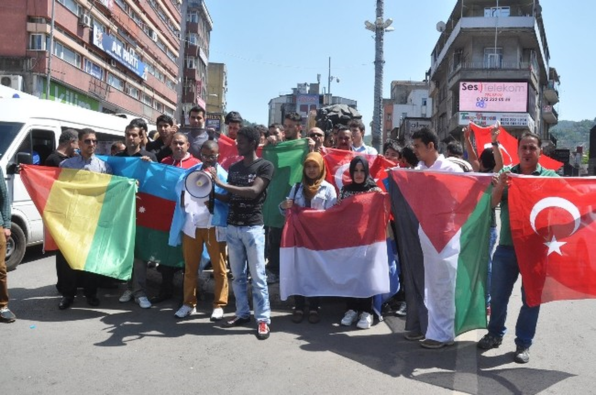 Yabancı Uyruklu Öğrenciler Madenciler İçin Dua Etti