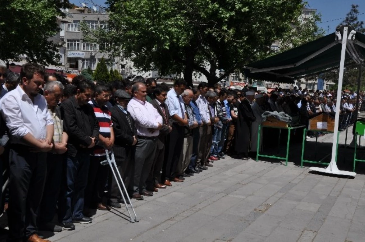 Kırıkkale\'de Madenciler İçin Gıyabi Cenaze Namazı