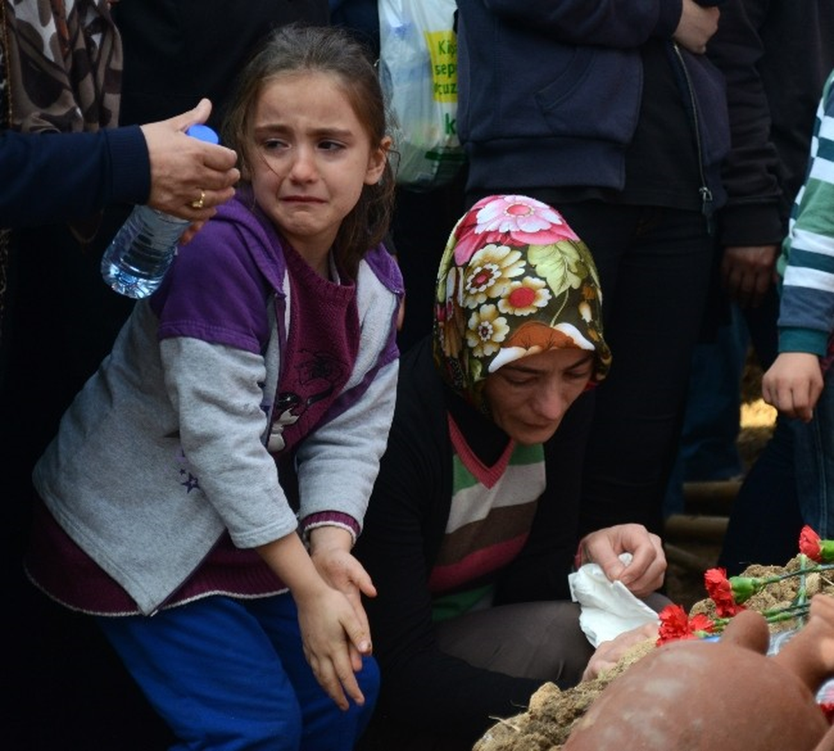 Betül Babasına, Herkes Betül\'e Ağladı