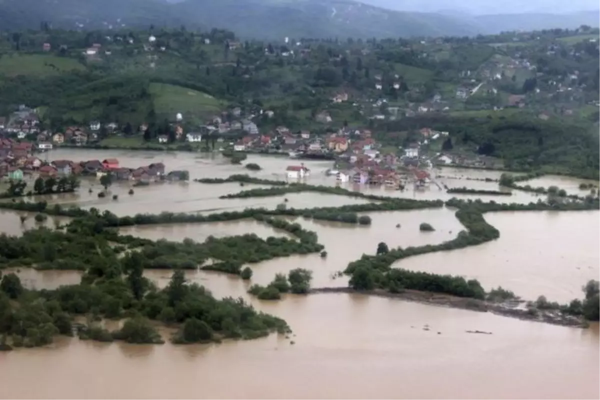 Bosna Hersek\'teki Sel Felaketi