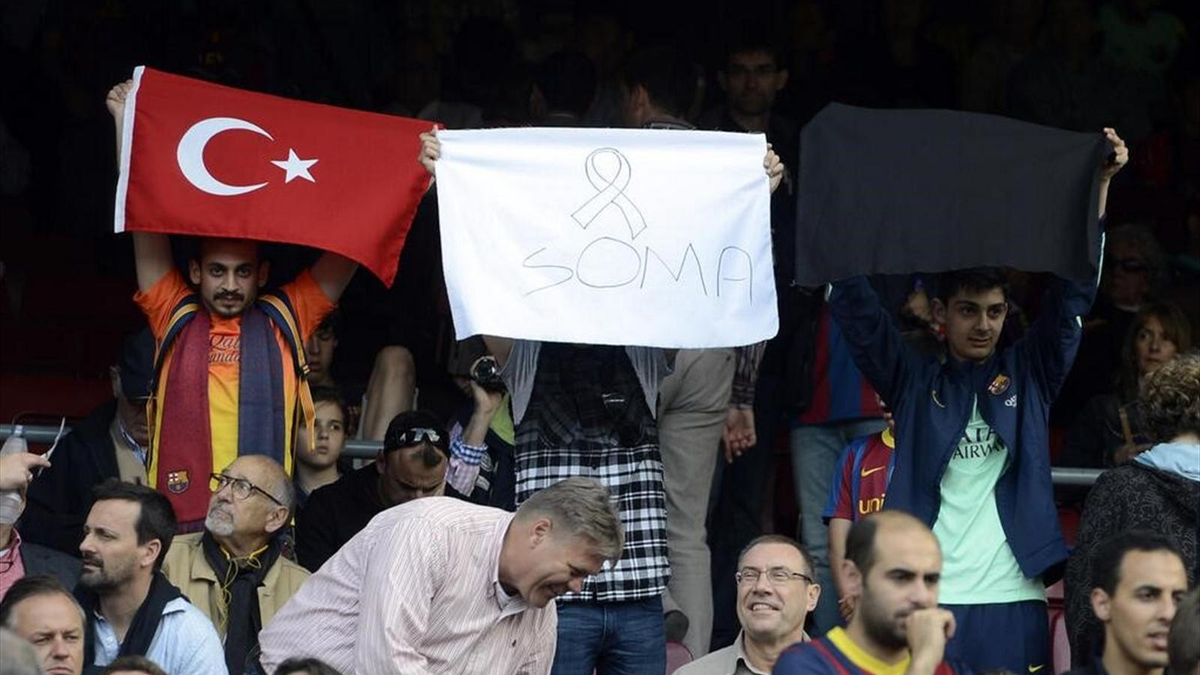 Taraftarlar Camp Nou\'da Soma Pankartları Açtı
