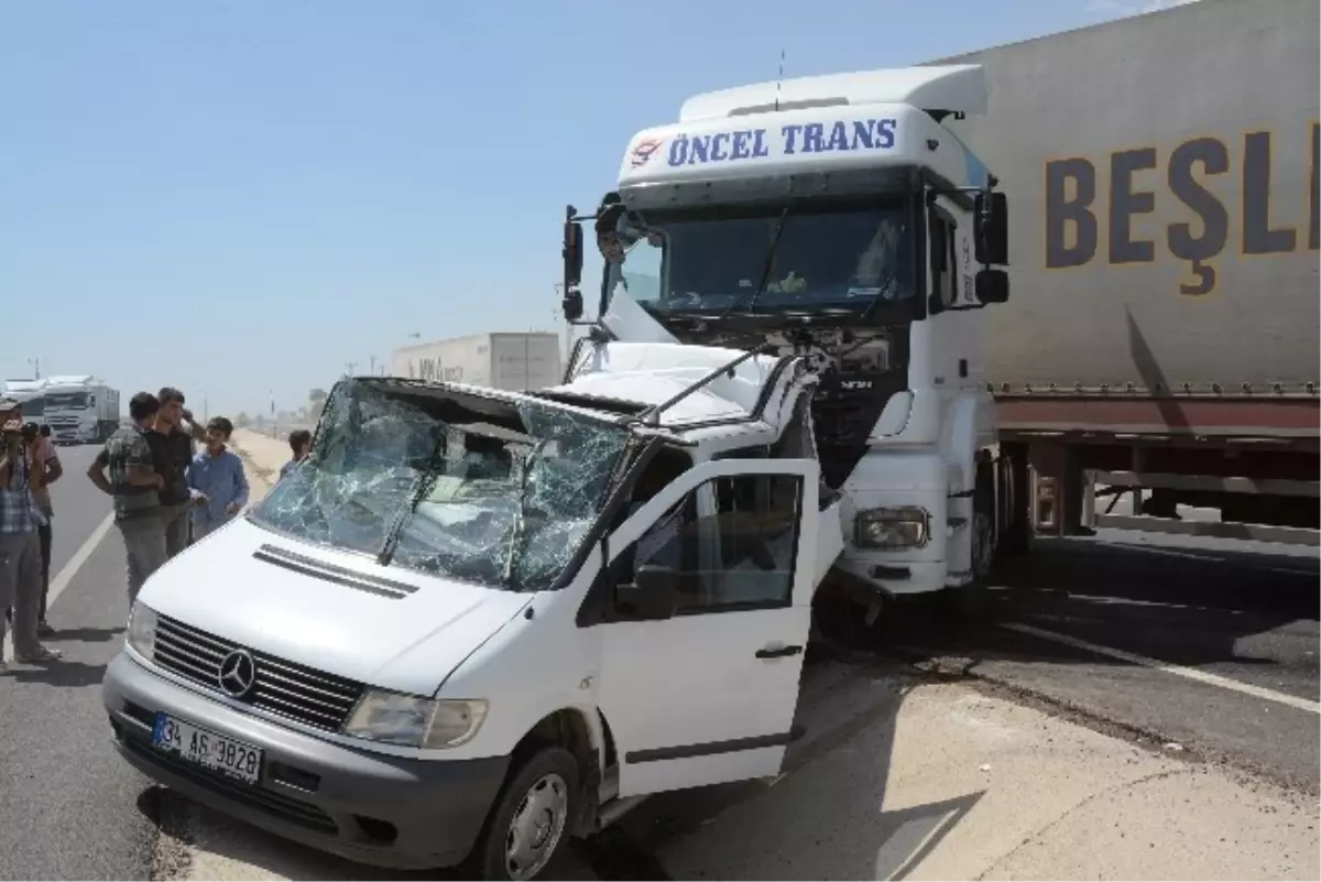 Nusaybin\'de Trafik Kazası: 1 Ölü, 2 Yaralı