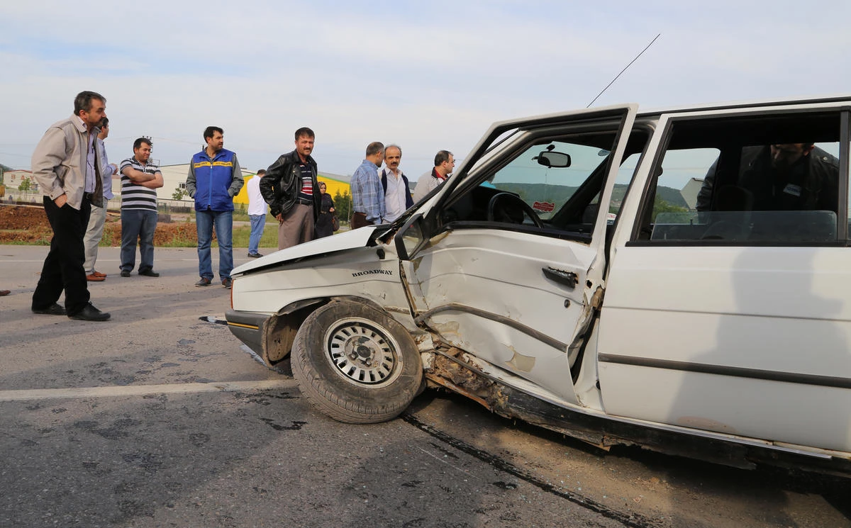 Sakarya\'da Trafik Kazası: 1 Yaralı