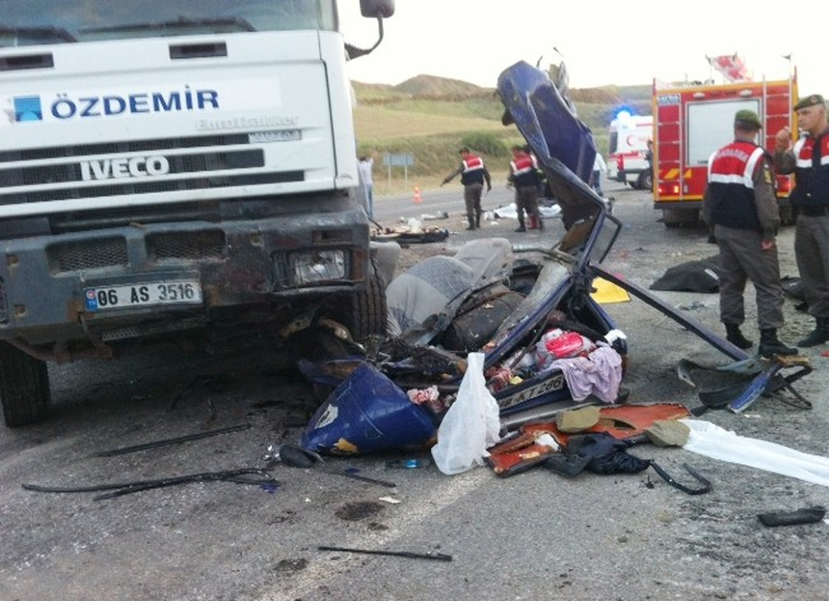 Yozgat\'ta Trafik Kazası: 5 Ölü, 3 Yaralı