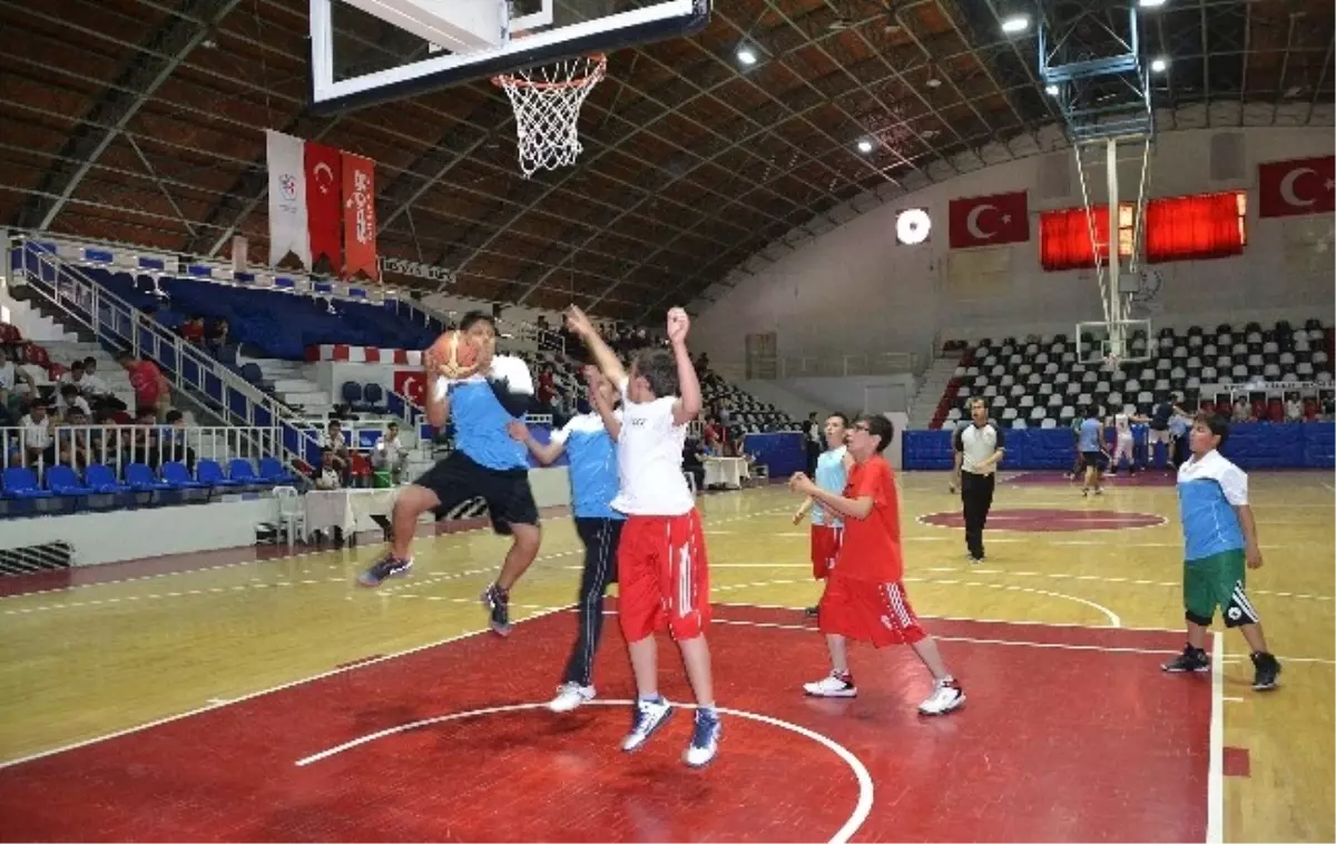 3x3 Sokak Basketbolu Turnuvası Sona Erdi