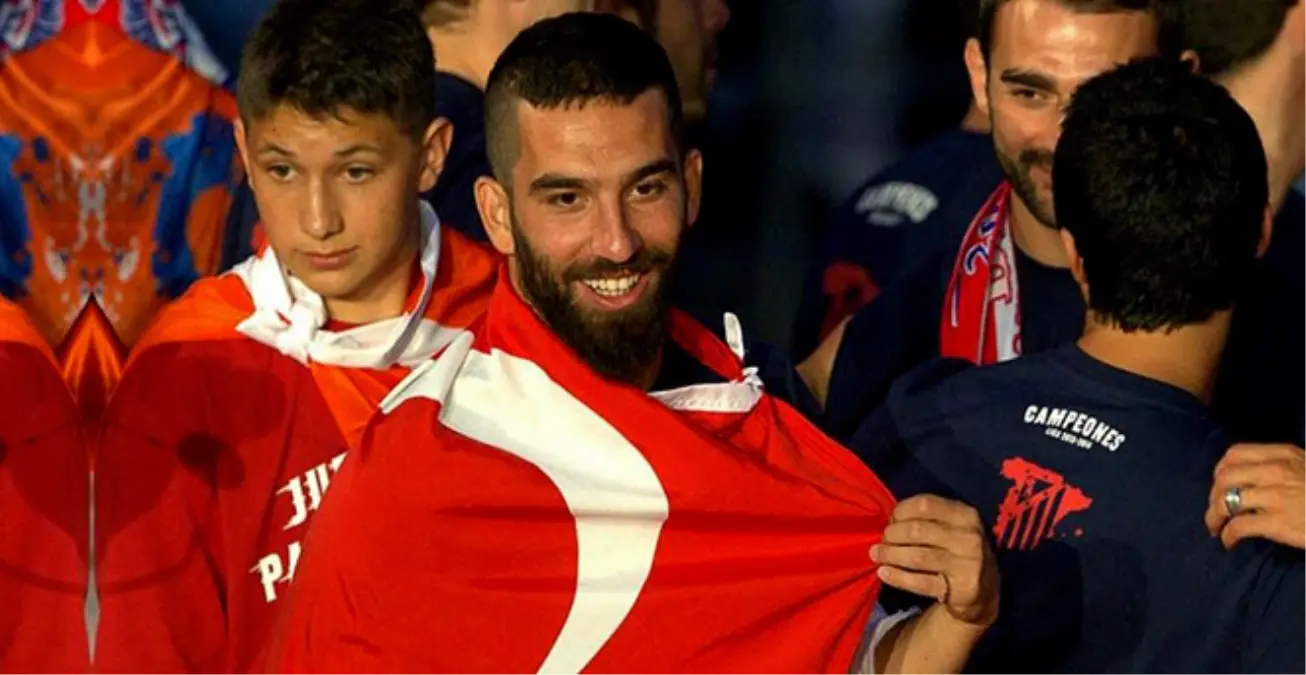 Arda Turan, Tarkan Şarkısıyla Şampiyonluğu Kutladı