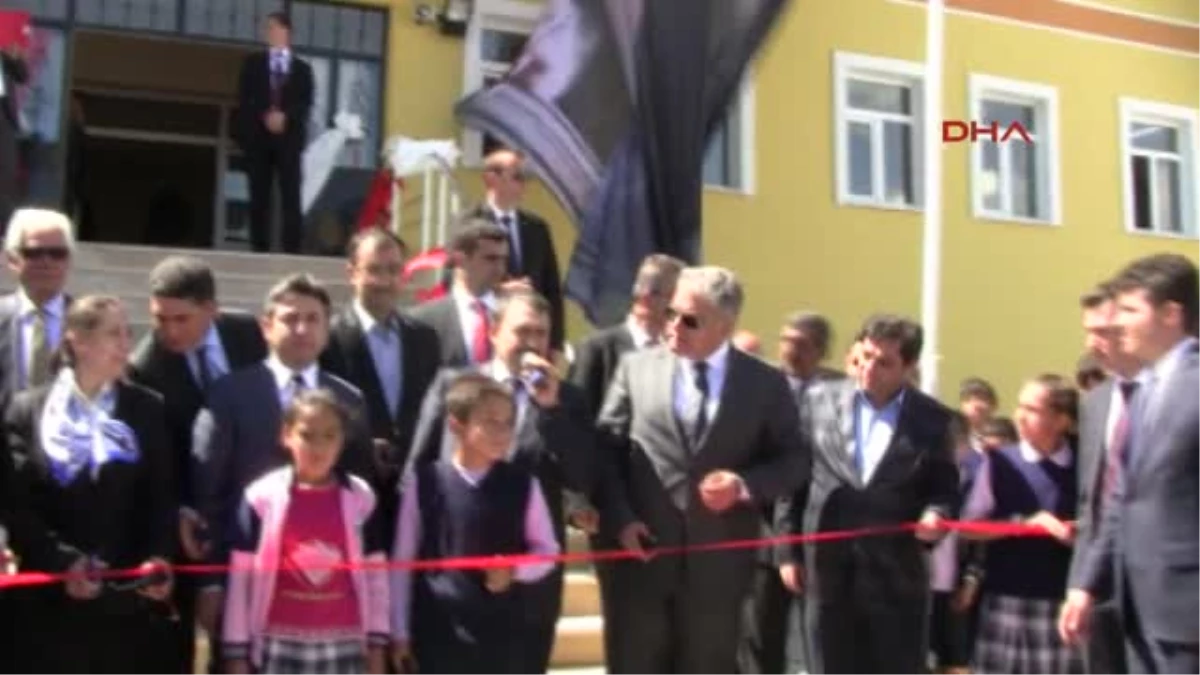 Bakan Eroğlu Ağrı\'da \'Soma 13 Mayıs Madenciler İlkokulu\'nun Açılışını Yaptı